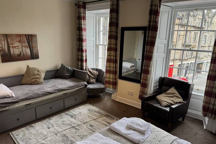 Apartamento entero, Piso de 2 dormitorios en el primer piso bellamente actualizado en el corazón del casco antiguo de Edimburgo in Edimburgo, Lothian