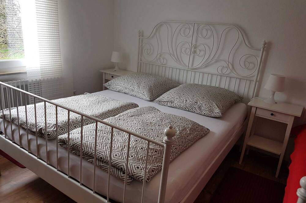 Ganze Wohnung, Ferienwohnung 100qm 4 Zimmer Terasse 25qm 1 Garage und 1 Stellplatz - in Europa-Park, Kappel-Grafenhausen