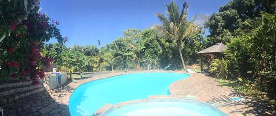 Chambre d’hôte pour 5 personnes, avec piscine ainsi que vue et jardin sur l' Île de la Réunion