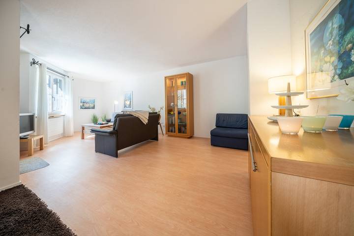 Ganze Wohnung, 3202 Wunderschöne, frisch renovierte Wohnung mit viel Charme und moderner Optik in Vulpera, Tarasp