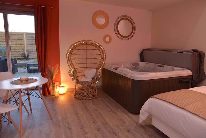 Hôtel pour 2 personnes, avec jacuzzi ainsi que sauna et jardin dans Prinquiau - 4