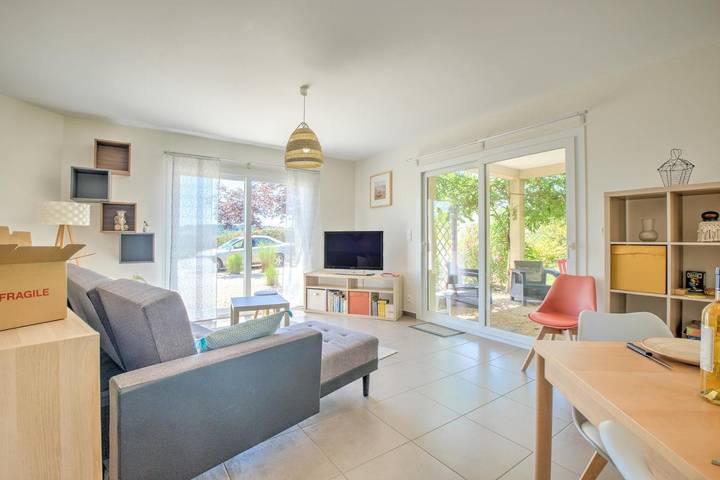 Gîte pour 6 personnes, avec terrasse et jardin à Sainte-Marie-de-Chignac