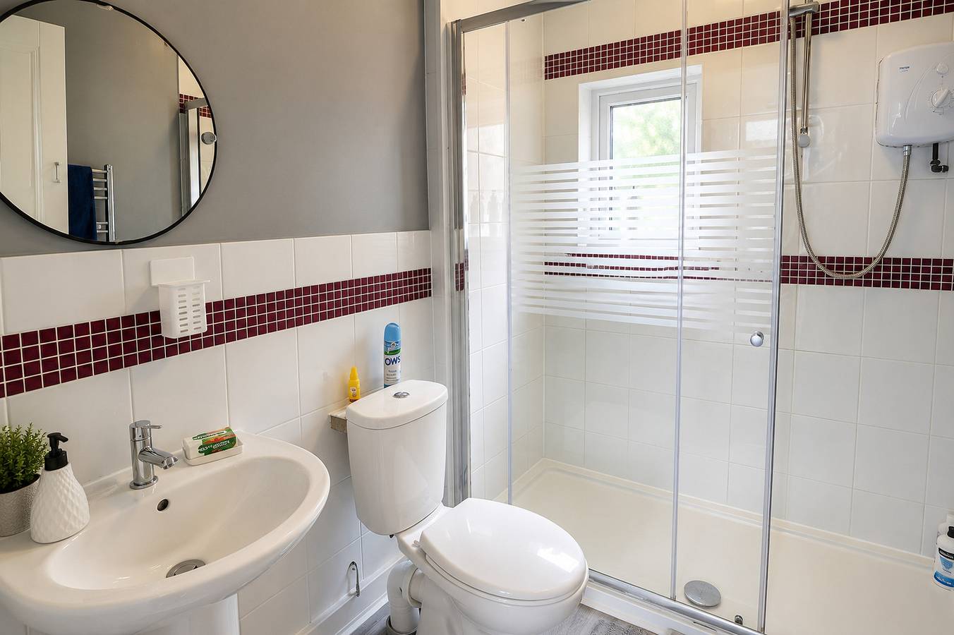 4-Bed - Sleeps 8 - Free Parking in Leicester, Heart of England