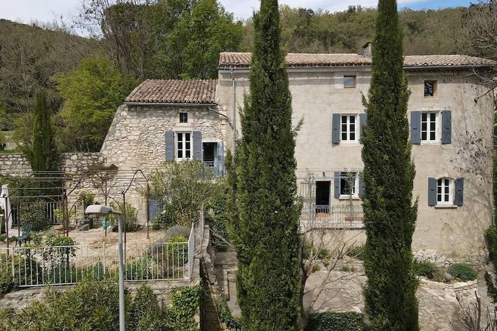 Agriturismo pour 5 personnes, avec piscine et jardin à Tharaux