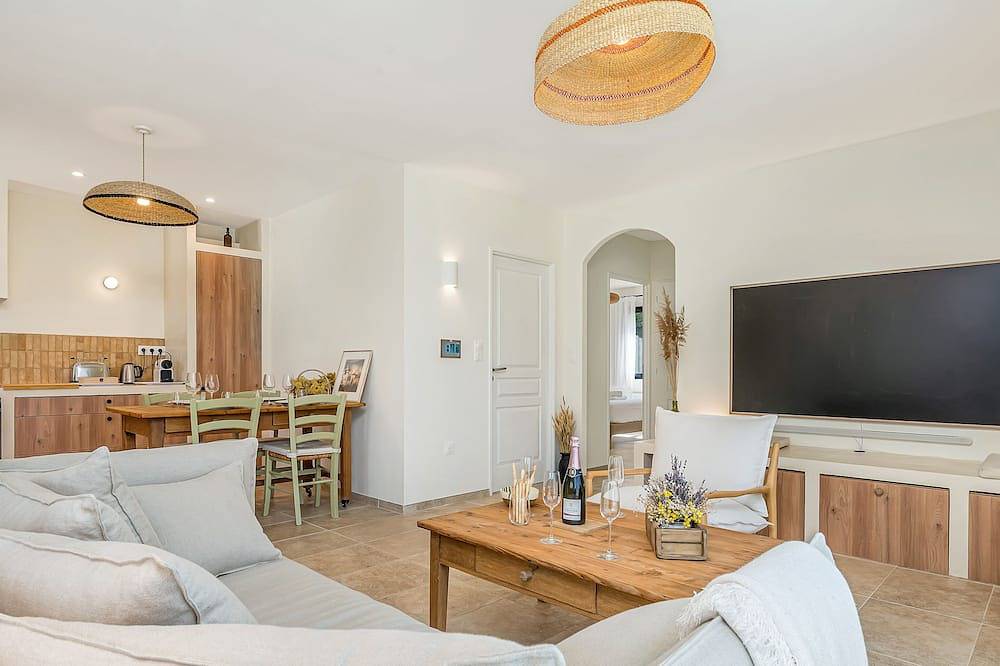 Villa Oliveda | Pool & Home Cinema in Lourmarin, Parc naturel régional du Luberon