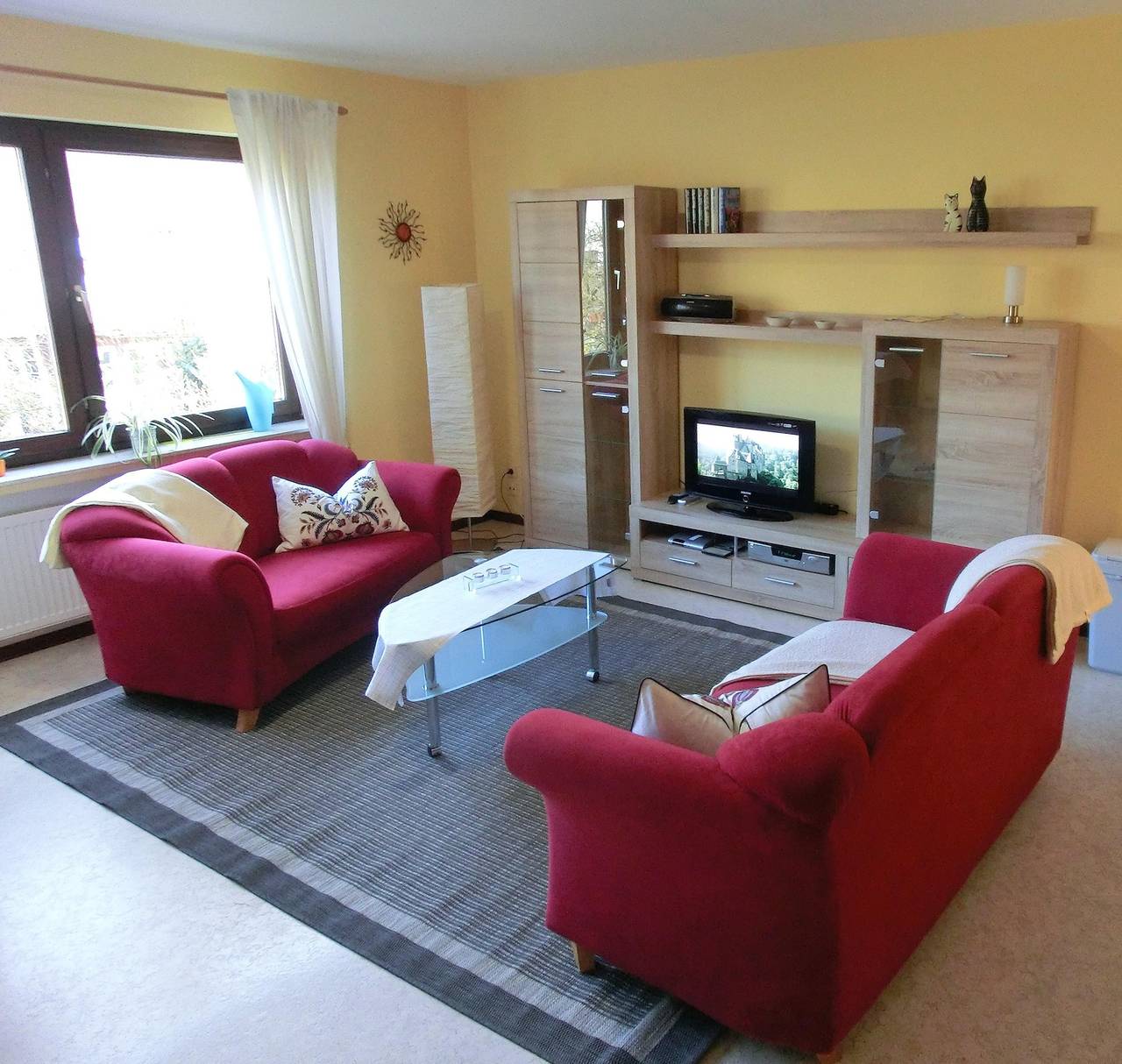 Ganze Ferienwohnung, 2-Bettwohnung mit Balkon in Burg Eltz, Burgen (Mosel)