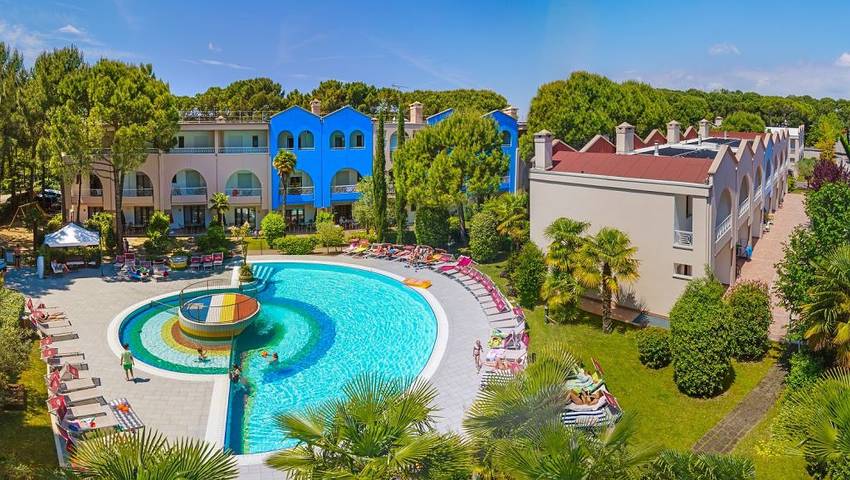 Ferienwohnung für 4 Personen, mit Balkon und Pool in Bibione Pineda