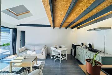 Gîte pour 2 personnes, avec terrasse dans Plage Langoz