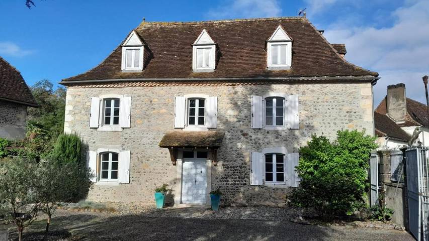 Chambre d’hôte pour 2 personnes, avec Terrasse et Jardin ainsi que Piscine et Vue à Mont