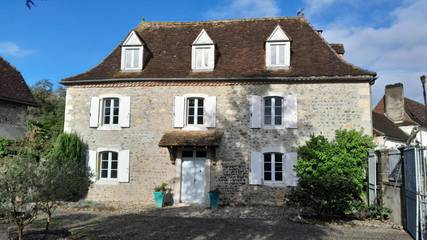 Chambre d’hôte pour 2 personnes, avec terrasse et vue ainsi que piscine et jardin à Mont