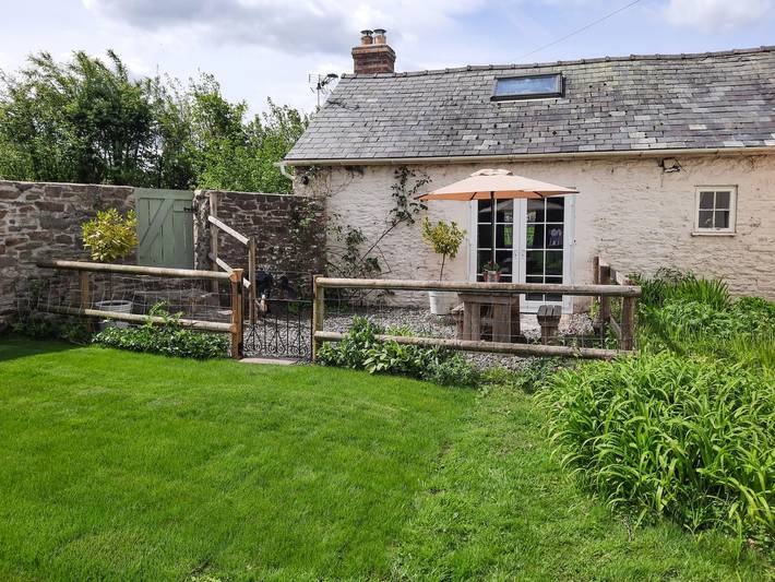 Log cabin for 2 people, with Garden in Herefordshire