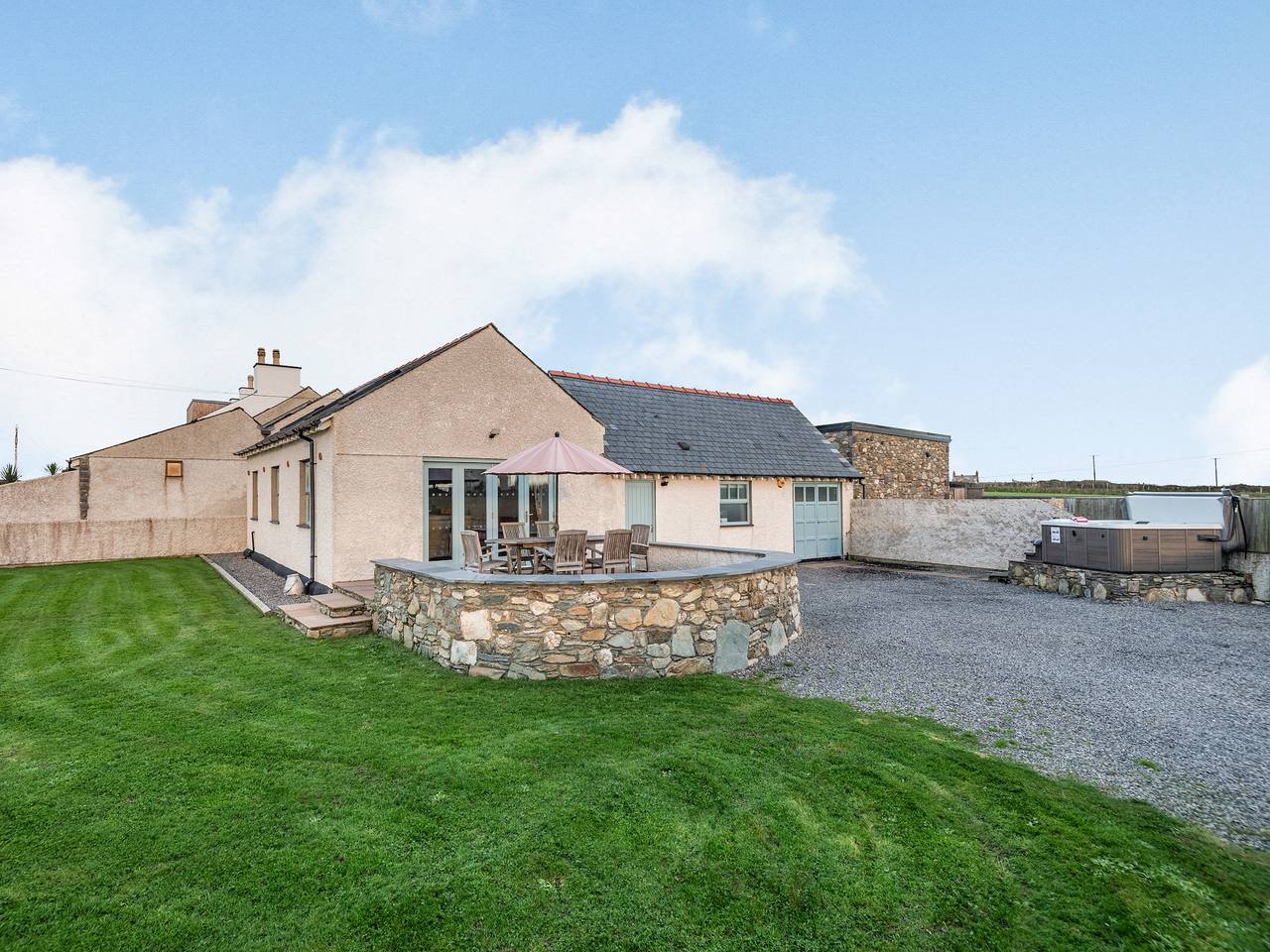 Holiday Rental for 8 People in Isle of Anglesey, North-Wales