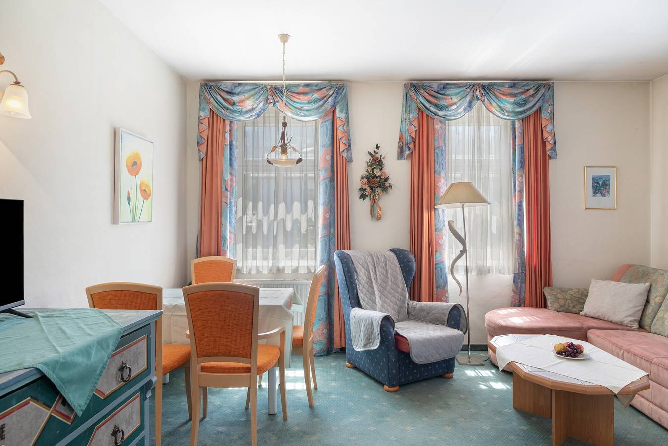 Ganze Wohnung, Apartment 'Grattschlössl 2' mit Bergblick, Balkon und Wlan in Sankt Johann in Tirol, Kaisergebirge