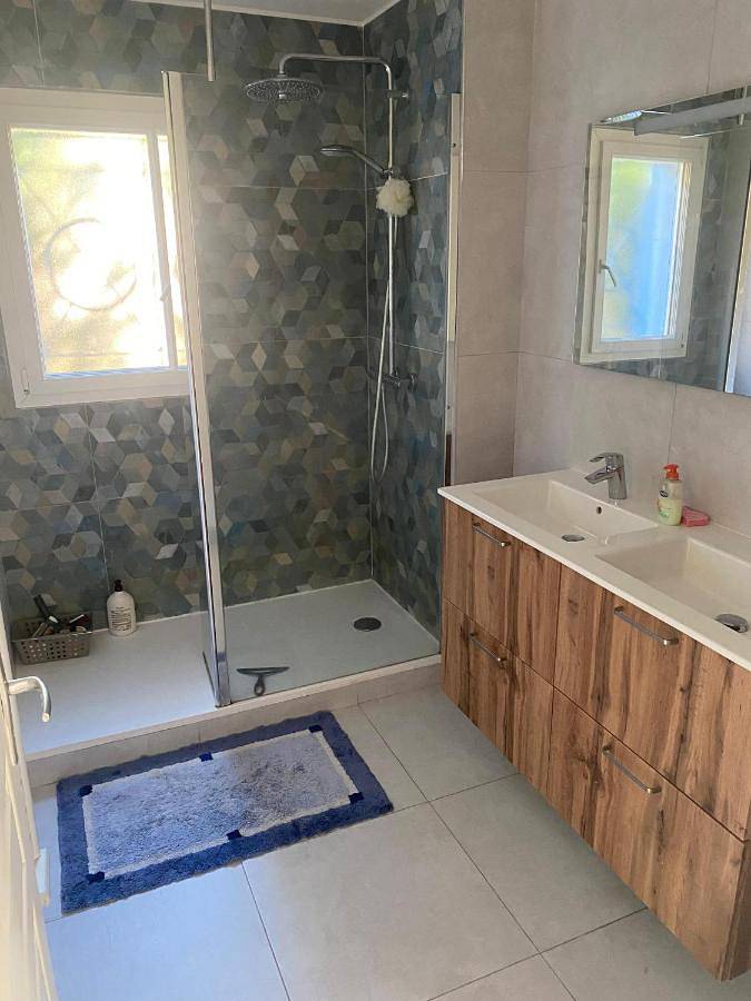 Location de vacances pour 6 personnes, avec terrasse ainsi que jardin et jacuzzi à Le Haillan - 3