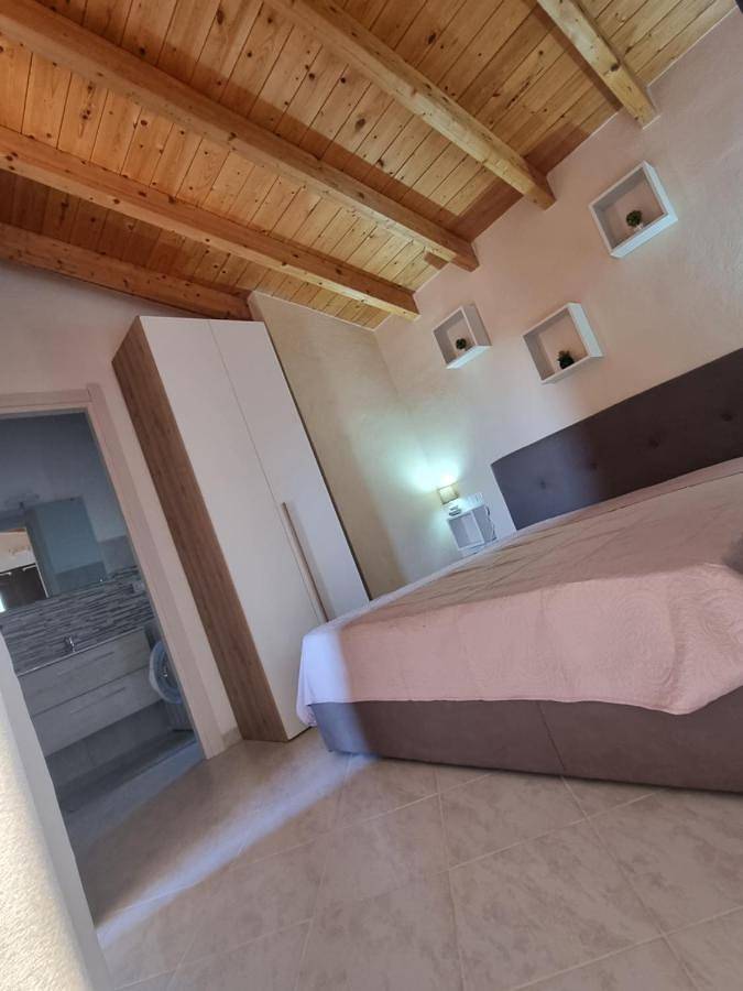 Ferienwohnung für 2 Personen, mit Garten und Ausblick in Chia - 2