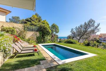 Ferienhaus für 9 Personen, mit Balkon und Whirlpool sowie Garten, mit Haustier in Estoril