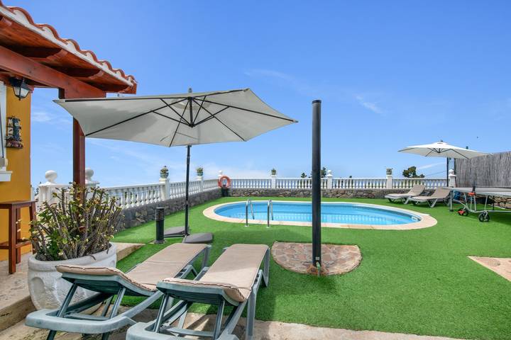 Vacation rental for 6 people, with Yard in La Palma