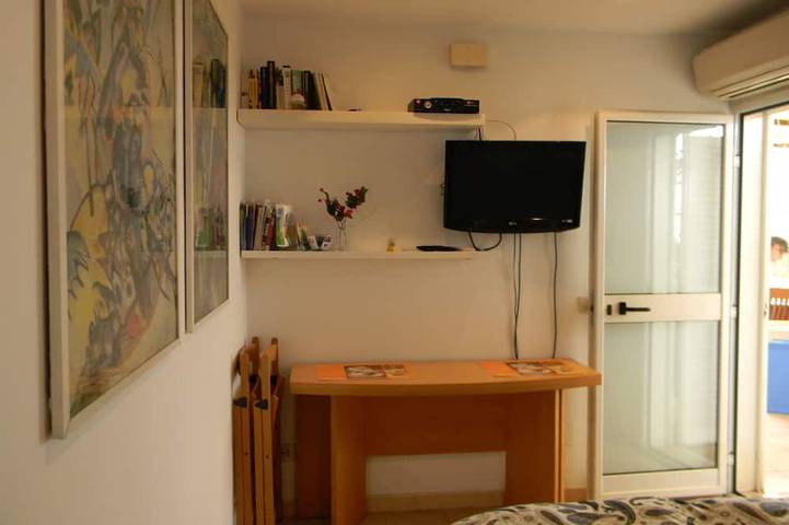 Apartamento entero, Janículo cerca de Trastevere Vaticano estudio agradable bien equipado con una gran terraza in Roma, Provincia de Roma