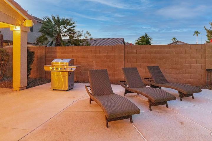 Vacation rental for 9 people, with hot tub and yard as well as terrace in Mesa