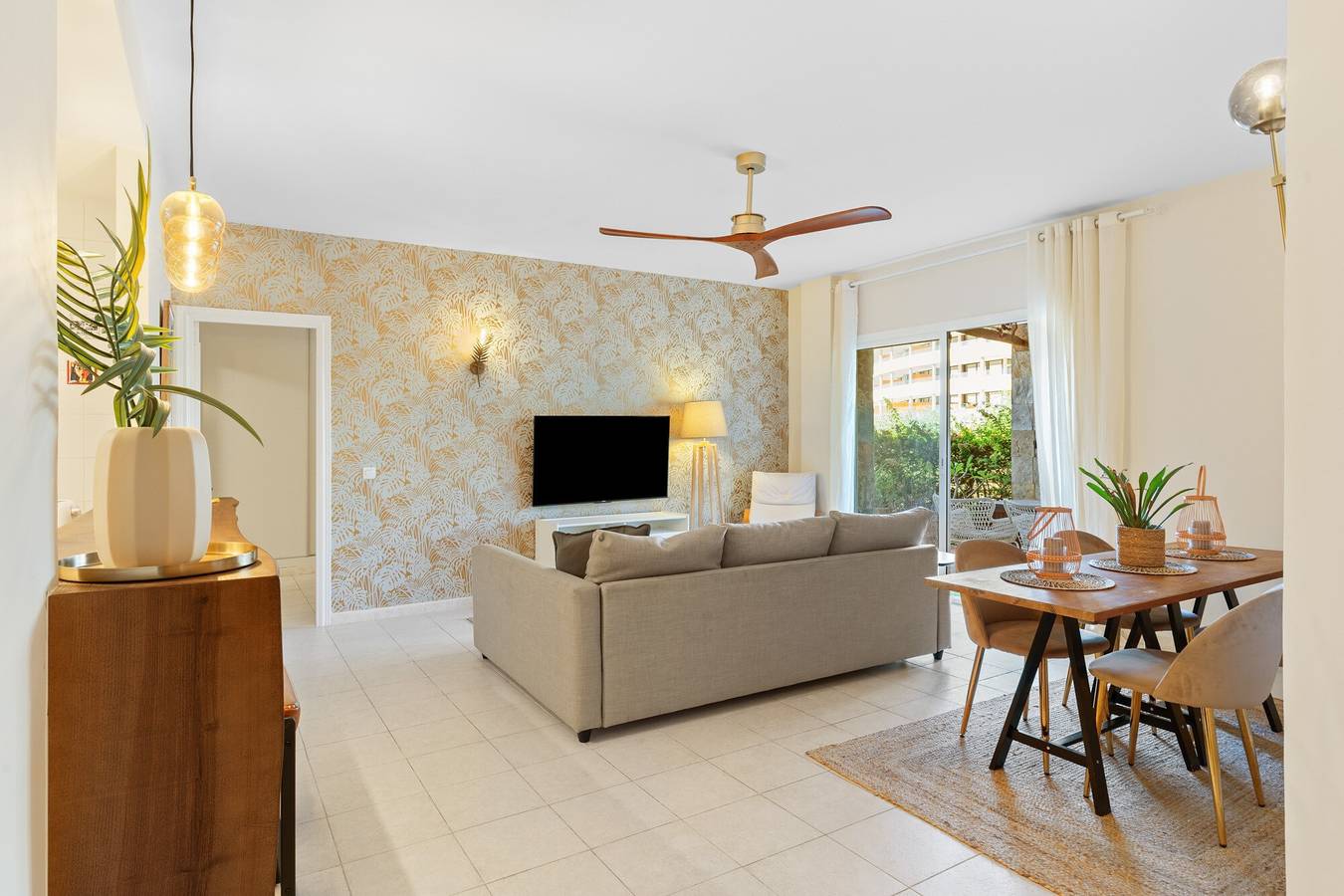 Apartamento inteiro, Apartamento 'Higueron Boutique Boho' com Vista Montanha, Wi-Fi e Ar Condicionado in La Capellania, Fuengirola