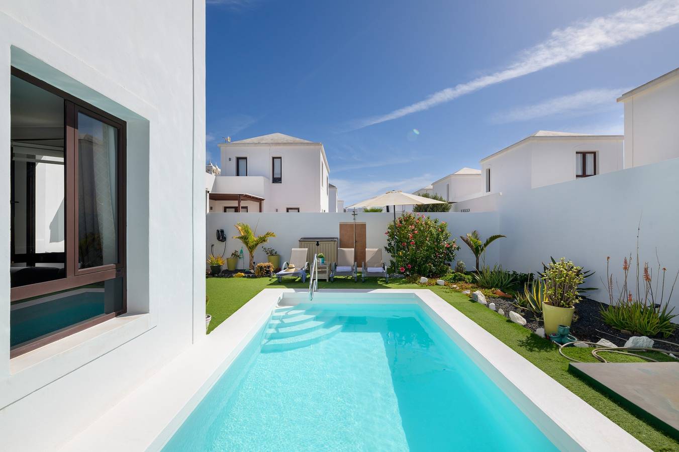 Vacation Home 'Villa Petruca' with Mountain View, Private Pool, and Wi-Fi in Playa Blanca, Yaiza