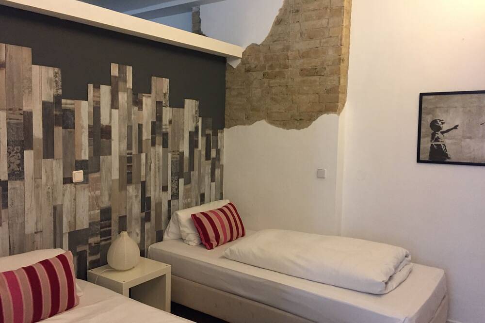 Ganze Wohnung, Fewo im Herzen Kreuzberg,Loft,Kunst,Kneipen,Bars,Nachtleben,Wifi,bis 4 Personen in Kreuzberg Berlin, Berlin