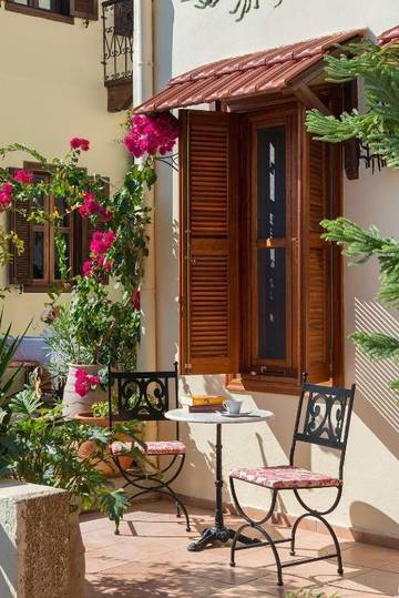 Hotel für 3 Personen, mit Terrasse und Ausblick in Rhodos Stadt