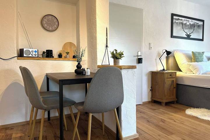 Ganze Wohnung, Ferienwohnung Kathi 32qm mit Balkon in Schechen, Landkreis Rosenheim