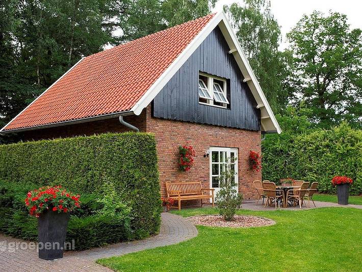 Vakantiehuis voor 8 personen, with terras and uitzicht op het meer as well as tuin in Losser