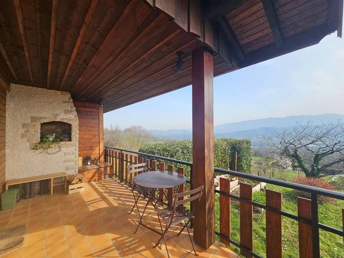 Location de vacances pour 6 personnes, avec jardin et vue à Albens