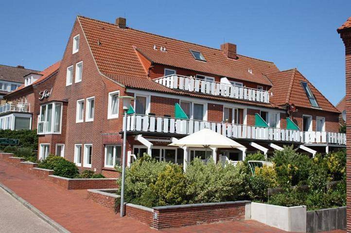 BnB für 2 Personen, mit Garten und Ausblick sowie Terrasse auf den Ostfriesische Inseln