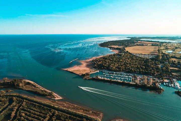 Bungalow für 2 Personen, mit Terrasse und Pool, mit Haustier in Grado