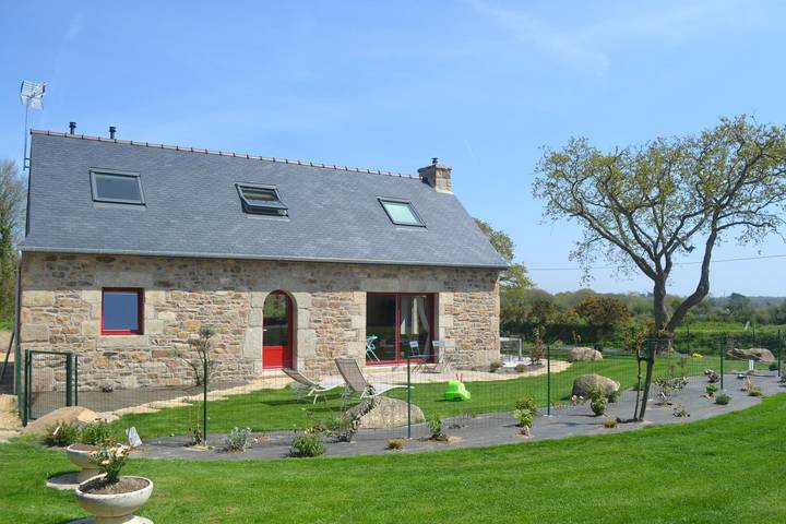 Gîte pour 5 personnes, avec vue et jardin - 1