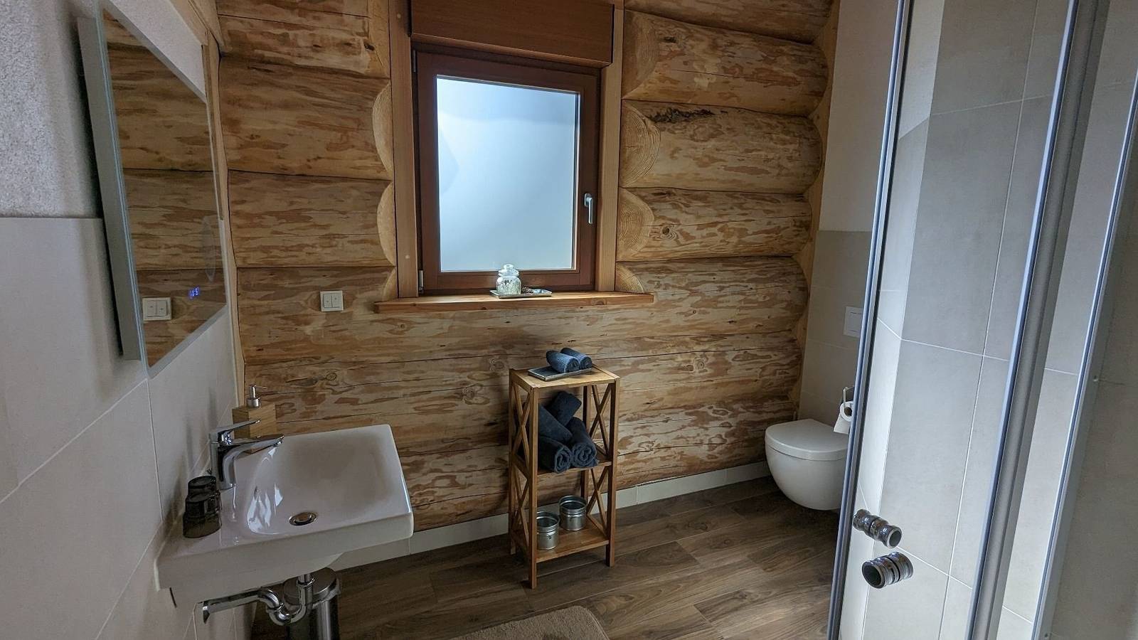 Ganze Ferienwohnung, Waldzeit Lodge - Ferienwohnung Hase in Neuhütten, Landkreis Trier-Saarburg