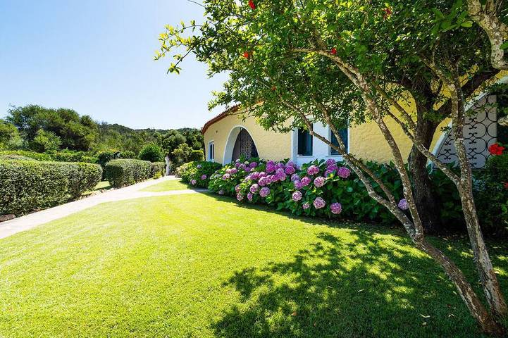 Appartamento per 4 persone, con giardino e piscina a Baja Sardinia