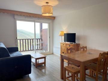 Gîte pour 6 personnes, avec terrasse et piscine à Peyragudes