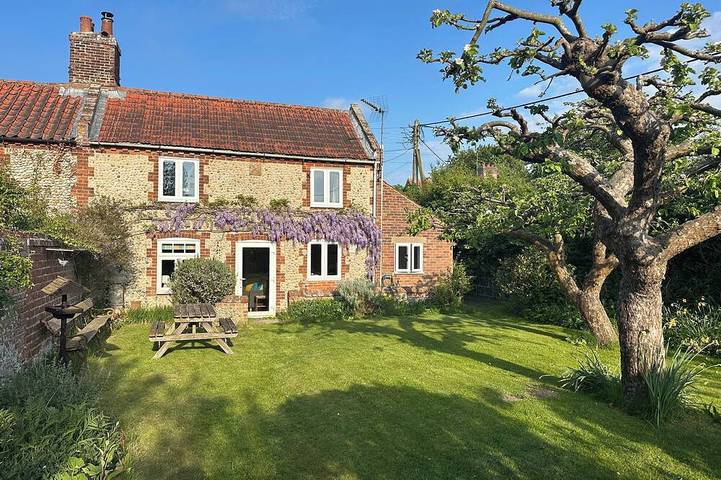 Holiday rental for 6 people, with garden, with pets in Burnham Overy Staithe