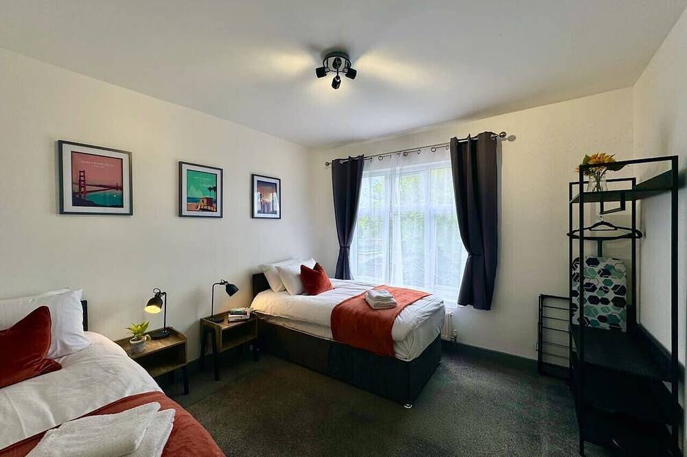 Lenhurst House – Contractors, Families, Holidays in Cleethorpes, Grimsby and Cleethorpes