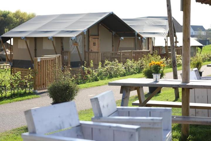 Camping für 4 Personen, mit Terrasse und Garten sowie Ausblick und Seeblick in Südholland