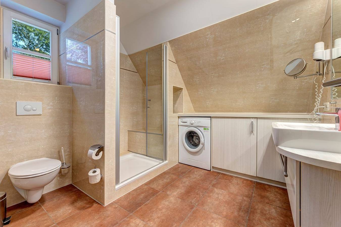 Küstenhaus mit eigener Sauna und Kamin ca.400 vom Ostseestrand. in Koserow, Bernsteinbäder