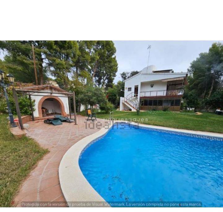 Three-Bedroom Villa in Castelldefels, Baix Llobregat