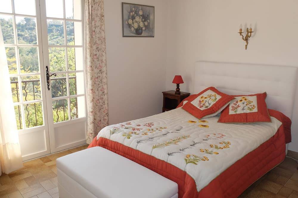 Semi-detached villas ** with communal pool in beautiful property. Ideal with family. in Bormes-les-Mimosas, Région de Toulon