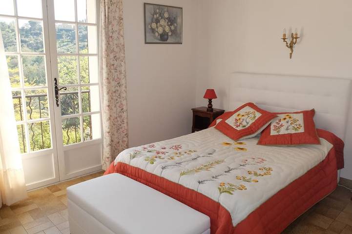 Villa pour 5 personnes, avec piscine ainsi que terrasse et jardin à Bormes-les-Mimosas - 2