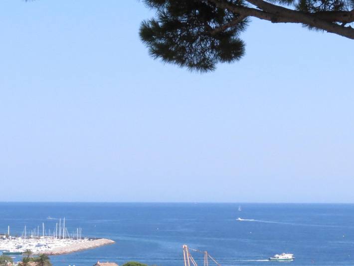 Gîte pour 6 personnes, avec piscine et terrasse dans Plage De La Croisette Sainte Maxime - 2