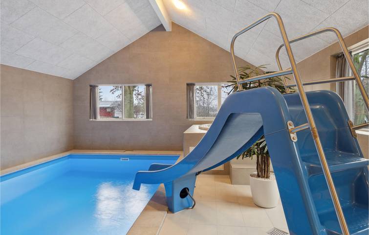 Ferienhaus für 20 Personen, mit Seeblick und Garten sowie Sauna, mit Haustier in Krakow am See - 4