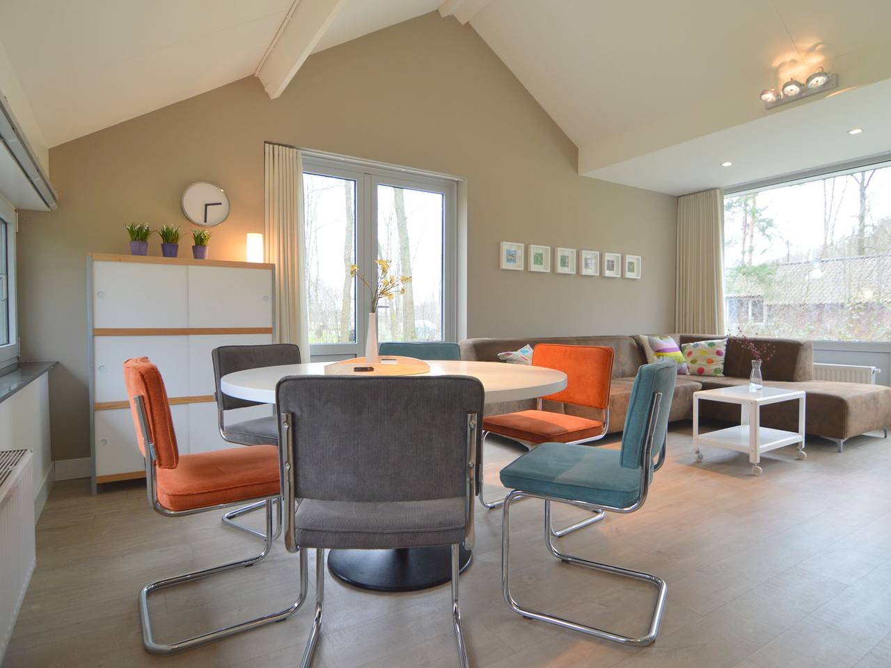 Retiro en el bosque cerca de Kempen-Broek in Stramproy, Limburgo (Países Bajos)