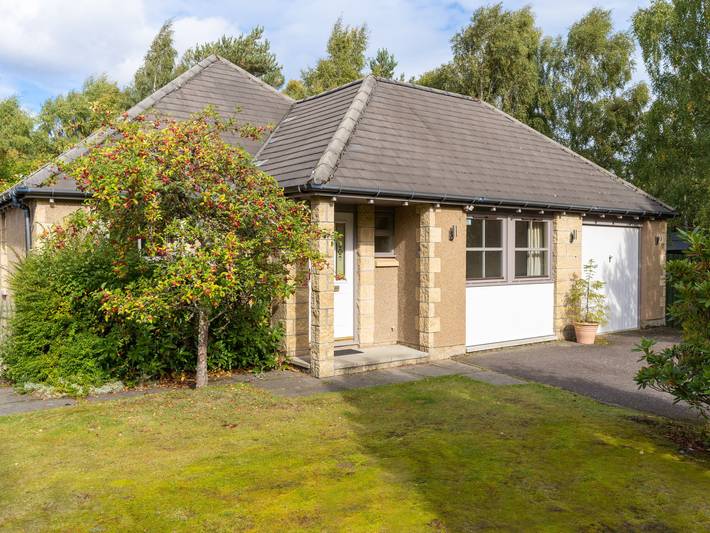 Bungalow for 6 people, with garden and terrace in Scotland