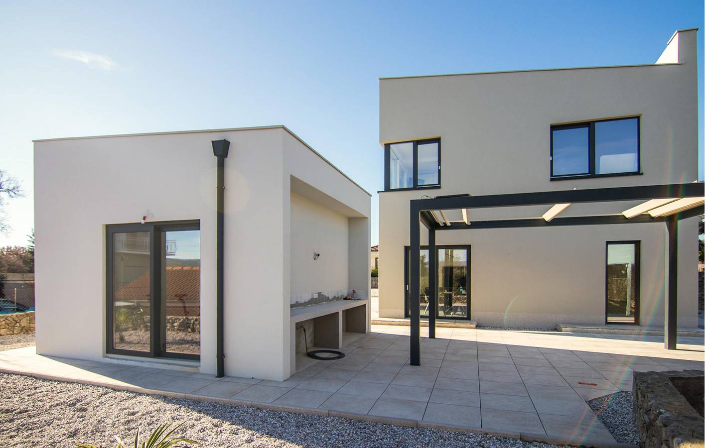 Encantador apartamento de 2 dormitorios con piscina y terraza, a 1,5 km de la playa in Krk Ciudad, Krk (isla)