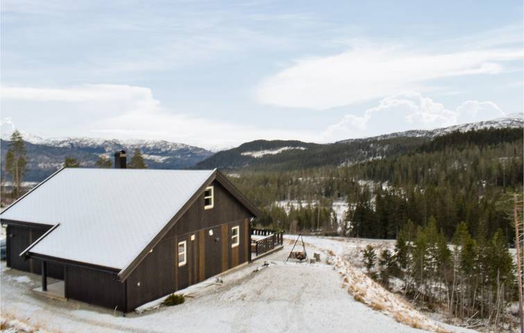 Ferienhaus für 8 Personen, mit Ausblick und Garten sowie Terrasse in Voss