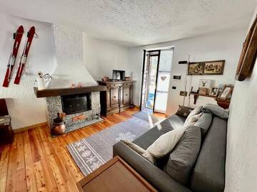 Gîte pour 7 personnes, avec jardin et vue dans Gressoney-Saint-Jean